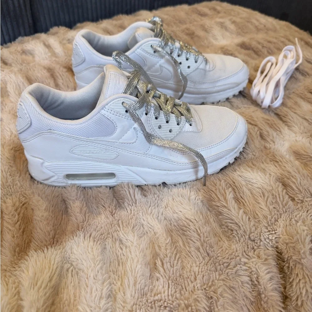 Nike White Sneakers with Metallic Laces - Picture 4 of 7